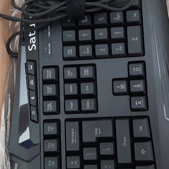 Utech Smart Backlit Gaming Keyboard - Picture 7 of 12